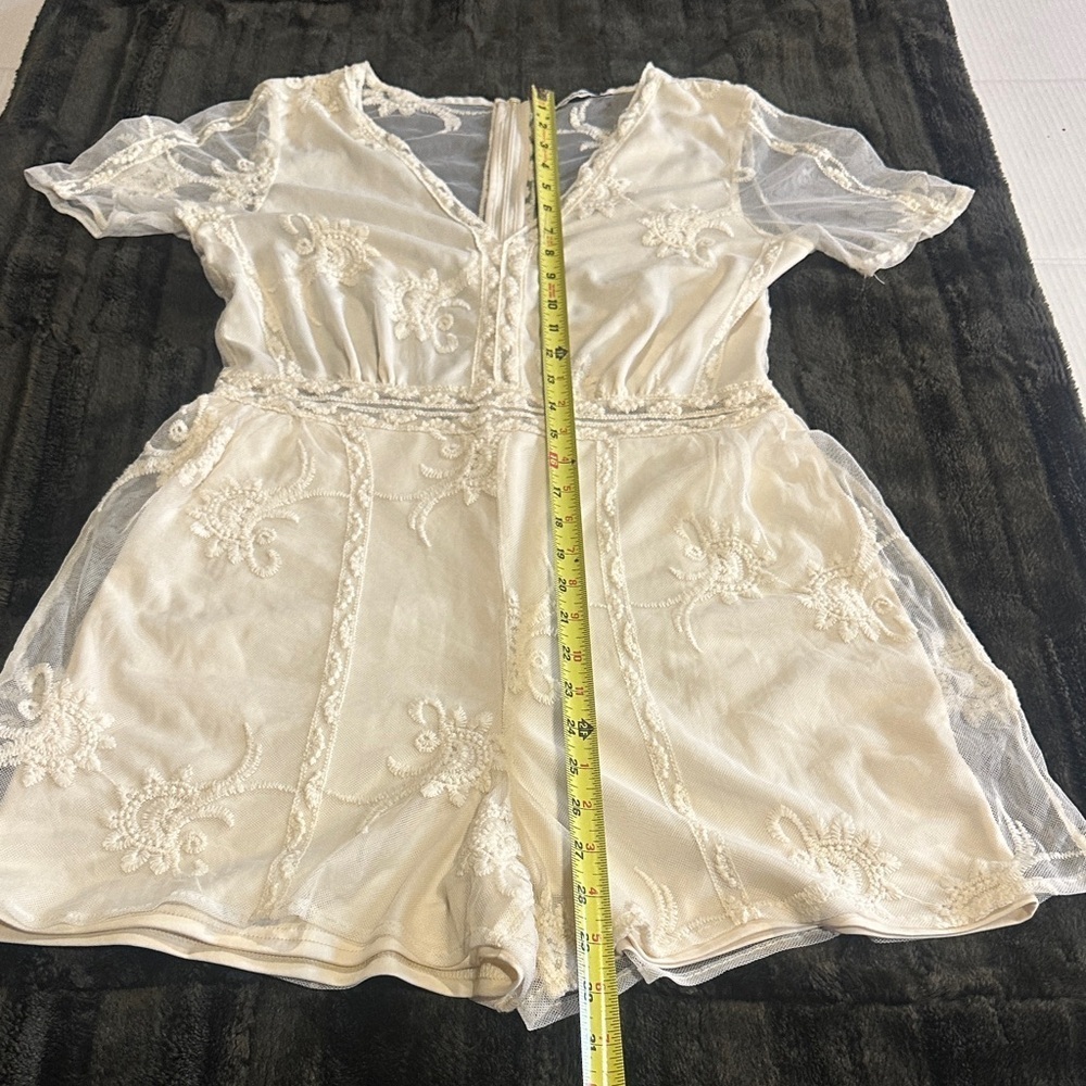 Zara Trafaluc dainty shorts & top jumper with lace & embroidery zipper in back - Picture 3 of 8